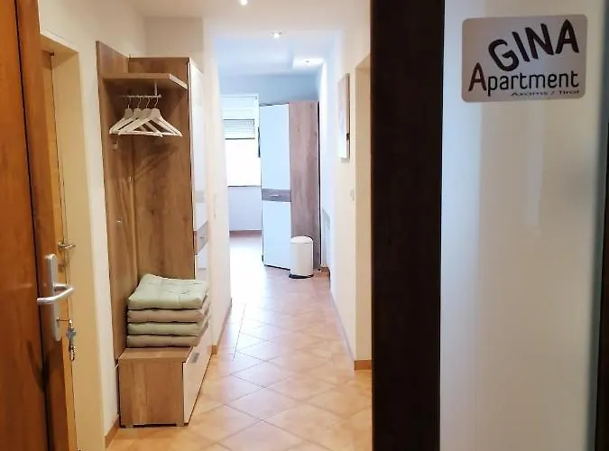 Gina * אינסברוק