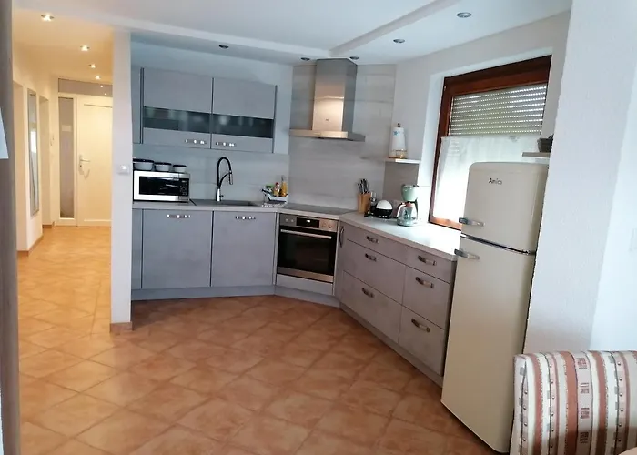 Gina אינסברוק